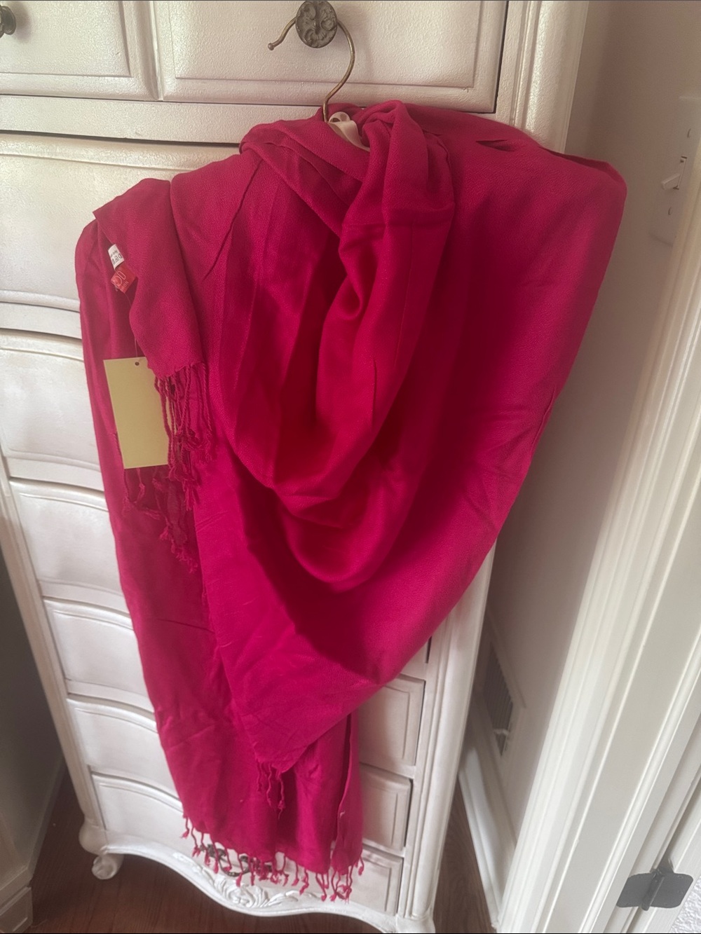 Elegant Fuchsia Wrap Scarf with Fringe